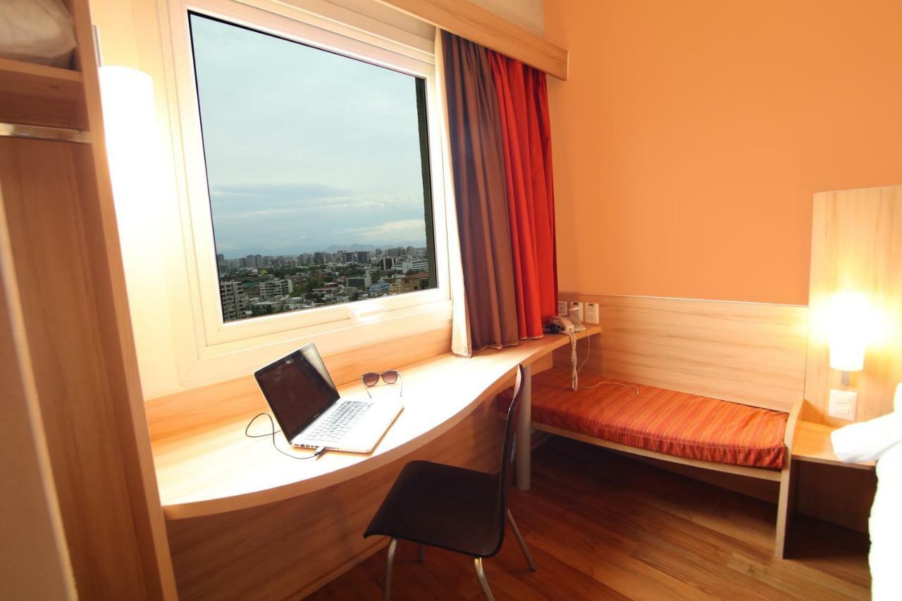 Ibis Santiago Estacion Central Dış mekan fotoğraf